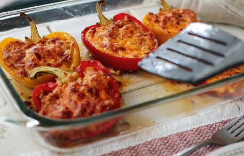 Punjena paprika sa jajima i mocarelom: Lagani ručak, bez mesa (RECEPT)
