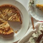 Lisnato testo punjeno kruškama i bri sirom: Savršen spoj ukusa (RECEPT+VIDEO)
