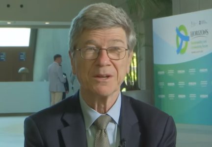 Profesor Saks: Sankcije NIS-u su nezakonite, jedna zemlja ne bi trebalo da maltretira druge
