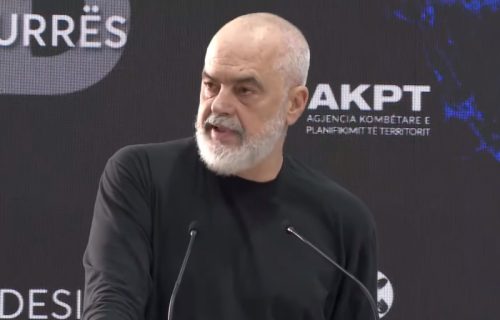 "Nisam kum mafije": Edi Rama poručio kritičarima "da se nose", nakon protesta koji traže ostavku