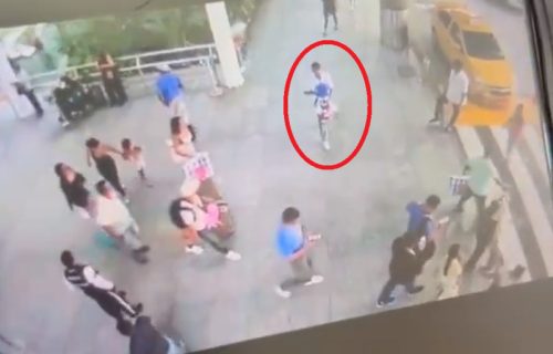 Smaknuće na aerodromu: Ubica sa plišanim medom i cvećem pucao u glavu vođi bande (UZNEMIRUJUĆI VIDEO)