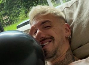 Haos u Italiji: Ovi šok snimci frapirali svet – Bivši igrač Milana pravio žurke sa prostitutkama (VIDEO)