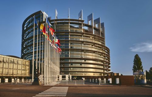 Politico: EU sprema "nagradu" za Srbiju ako ispuni sledeće uslove