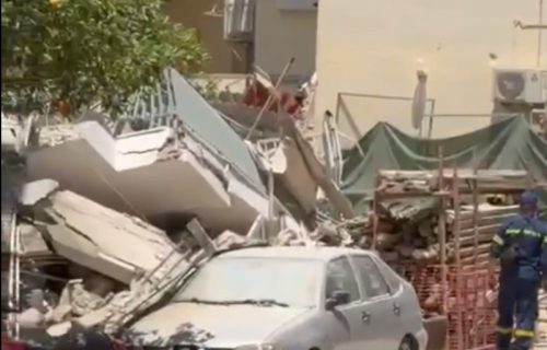 Jezivi snimci iz Atine: Srušila se cela zgrada, spasioci tragaju za zatrpanim ljudima