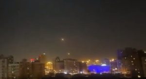 Rat se nastavlja: Iran napao američke mete u znak odmazde, regionom odjekivale eksplozije (VIDEO)