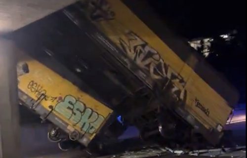 Horor u Nemačkoj: Voz iskočio iz šina, vagoni pali sa mosta (VIDEO)