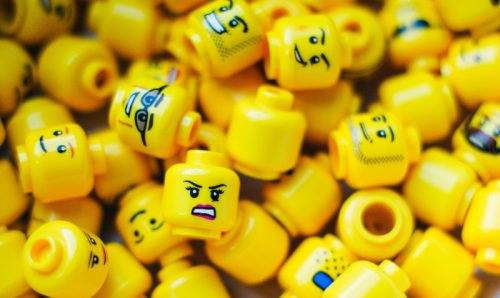 Francuski umetnik oživeo ulične stubiće u LEGO junake: Umetnost na trotoarima (VIDEO)