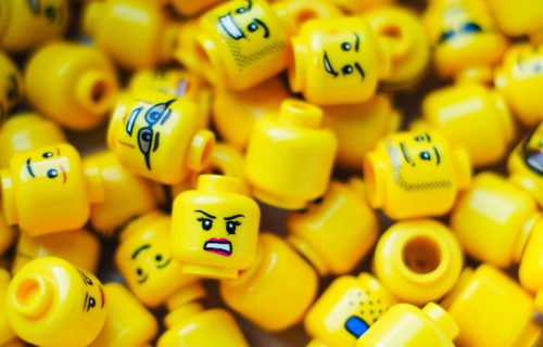 Francuski umetnik oživeo ulične stubiće u LEGO junake: Umetnost na trotoarima (VIDEO)