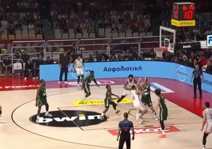 Visoki napon u Pireju: Ataman divljao, pa ga izbacili, Olimpijakos poveo u seriji