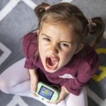 Zašto roditelji nesvesno pogoršavaju dečje emotivne ispade: Nauka objašnjava da je nekada najbolje ćutati