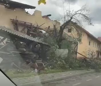 “Apokalipsa, sudnji dan”: Nevreme rušilo sve pred sobom u Sloveniji i Hrvatskoj, slike su strašne (VIDEO)