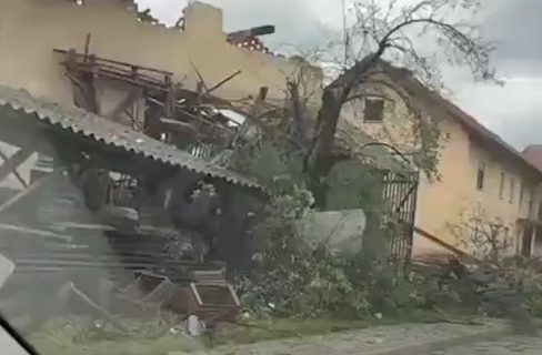 "Apokalipsa, sudnji dan": Nevreme rušilo sve pred sobom u Sloveniji i Hrvatskoj, slike su strašne (VIDEO)