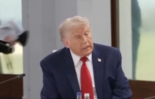 Tramp kasnio sat vremena na sastanak G7, pa ušao i poručio svima "ja sam šef" (VIDEO)