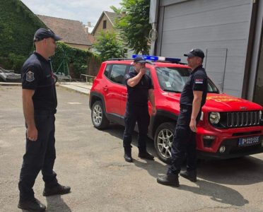 Vatrogasci iz Šapca junaci drame na putu: Naišli na povređenu trudnicu i odmah se dali u akciju