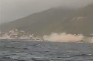 Najstrašniji snimci uništenja u Venecueli: Ribar sa mora gleda kako se grad ruši, izgleda kao da je rat