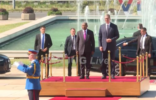 (UŽIVO) Svečani doček za predsednika Angole ispred Palate Srbija: Vučić ugostio Lorensa (VIDEO)