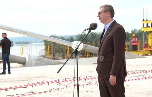 (UŽIVO) "Pravo malo arhitektonsko-građevinsko remek-delo": Vučić na spajanju novog mosta preko Dunava