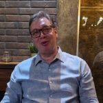 Vučić sa građanima koji pešače do skupa u Beogradu: "U subotu otkrivamo pod kojim imenom idemo na izbore"
