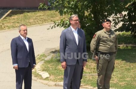 (UŽIVO) Vučić prisustvuje pokaznoj vežbi Žandarmerije (VIDEO)