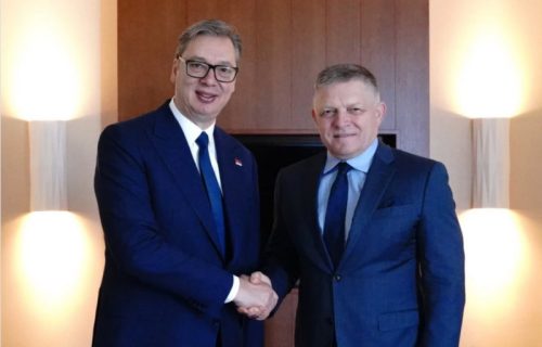 Vučić nastavlja sa sastancima u Tivtu: Razgovor sa Ficom o ubrzanju evrointegracija i drugim izazovima