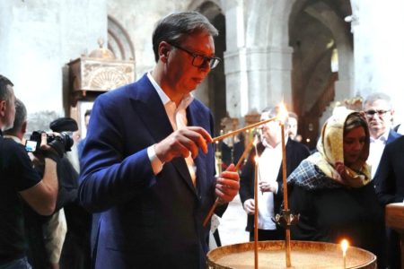 Vučić iz manastira Svetog Đorđa u Gruziji: “Impresioniran sam veličanstvenim arhitektonskim remek-delom”