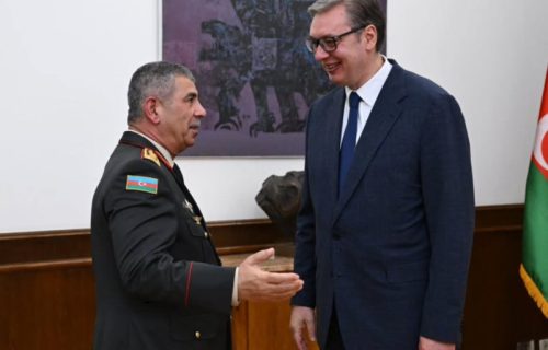 Vučić se sastao sa generalom Hasanovom: Akcenat na vojno-tehničkoj saradnji i geopolitičkoj situaciji
