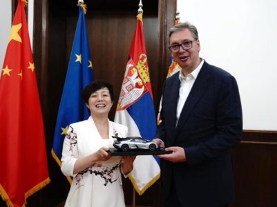 Vučić sa izvršnom direktorkom BYD-a: “Uveren sam da Srbija može da bude ključan partner u tom lancu”