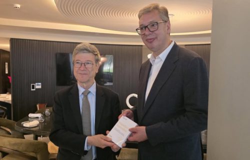 Vučić sa profesorom Saksom: U fokusu diskusije razvoj AI i industrije, kao i geopolitički izazovi