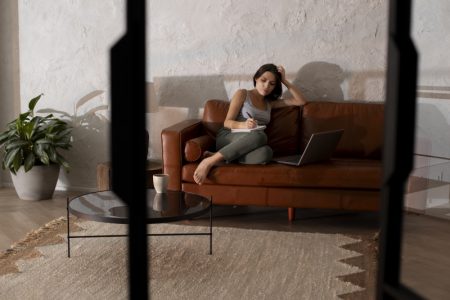 Zašto neki ljudi više vole da ostanu kod kuće : Zbog čega to nema veze sa usamljenošću