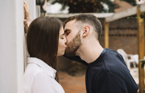 Poljubac krije mnogo više od romantike: Šta se zaista dešava kada se dvoje ljudi ljube