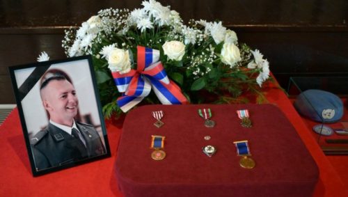 Vučić posthumno odlikovao starijeg vodnika Milovana Jovanovića