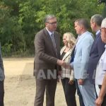 (UŽIVO) Predsednik Vučić obilazi radove na izgradnji mosta preko Velike Morave (VIDEO)