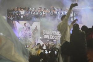 Argentinci dočekali svoje heroje: Hiljade ljudi pozdravile vicešampione sveta (VIDEO)