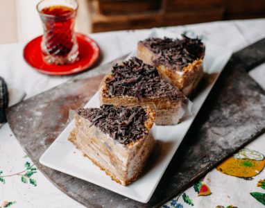 Čoko-plazma torta koja osvaja na prvi zalogaj: Kremasta poslastica sa bogatim filom