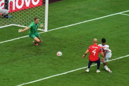 Tuga Norvežana, slavlje Engleza: Belingem heroj posle drame od 120 minuta (VIDEO)