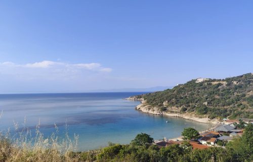 Leto 2026. zove na Sitoniju: Astra Travel vodi vas na obalu sa 70 nestvarno lepih plaža