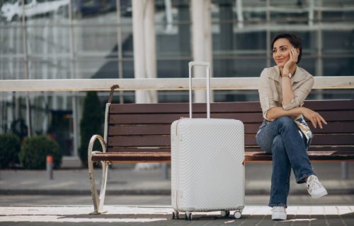 Ne birajte ovu boju kofera ako često putujete: Može da vam napravi veliki problem na aerodromu