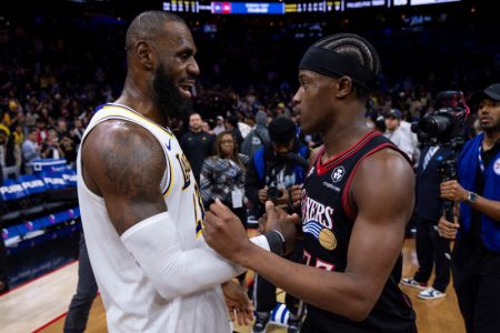 Lebron dobio dres Filadelfije: Evo koji broj će “kralj” da nosi u Siksersima (FOTO)