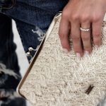 Minimalistički stil dobija novu dimenziju: Ovi aksesoari menjaju i najjednostavniju kombinaciju
