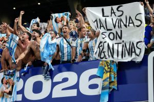 Slavlje kakvo se ne viđa svaki dan: Argentinci izveli oklopno vozilo na ulice (VIDEO)