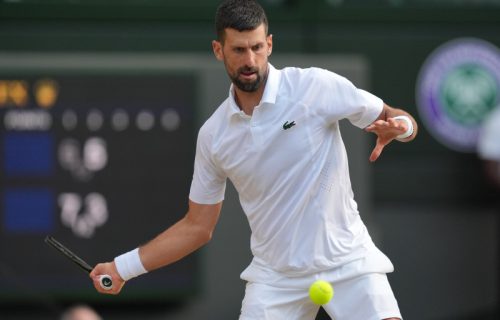 Na korak od polufinala: Novak igra sve bolje, srpski as vratio prednost u setovima