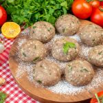 Hrskave kuglice od piletine u aromatičnom sosu: Sočan ručak koji će svi tražiti da napravite ponovo