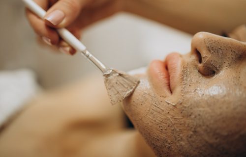 Domaći pilinzi za telo koji vraćaju sjaj koži: Sastojke verovatno već imate, treba vam samo malo vremena
