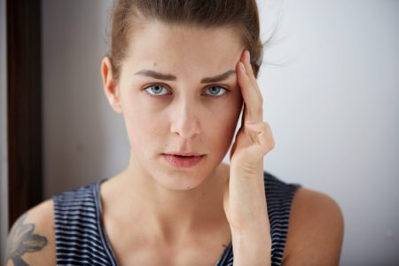 Šta se dešava sa kožom kada ne spavamo dovoljno: Podočnjaci su tek početak problema