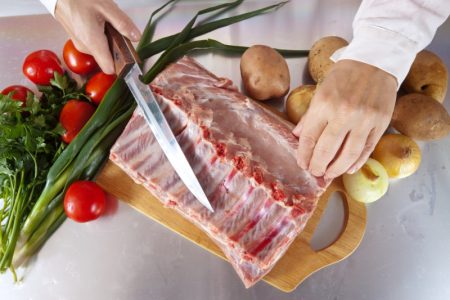 Đuveč sa suvim rebrima: Starinski recept koji se sprema od jednostavnih sastojaka
