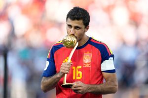 Španci osvojili skoro sve individualne nagrade: Mesi zaplakao tokom ceremonije (VIDEO)