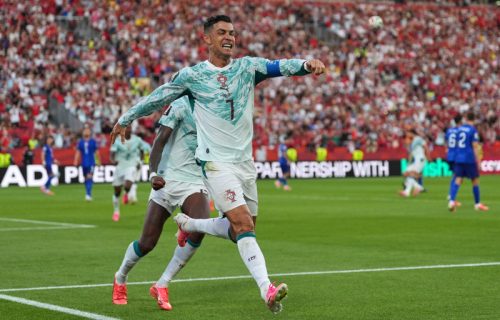 Ludnica u Torontu: Ronaldo izašao na balkon hotela, navijači u transu (VIDEO)