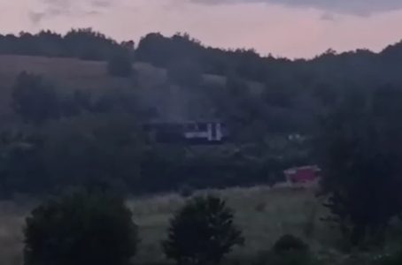Drama na putu Niš-Svrljig: Zapalio se šinobus, evakuisano 11 putnika