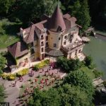 Bajka koja zaista postoji: Skriveni raj nadomak Pariza, u kojem je život pretvoren u umetnost (VIDEO)