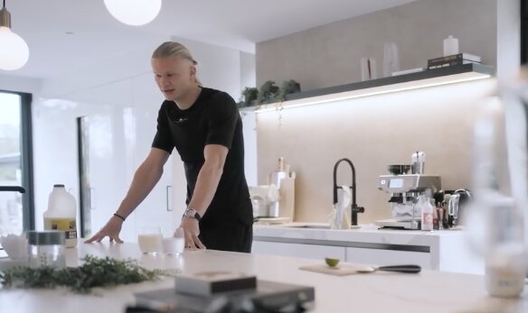 Norveška fudbalska zvezda, Erling Holand, kolekcionar Hermes torbi: Njegova kolekcija vredi 500 hiljada dolara (VIDEO)
